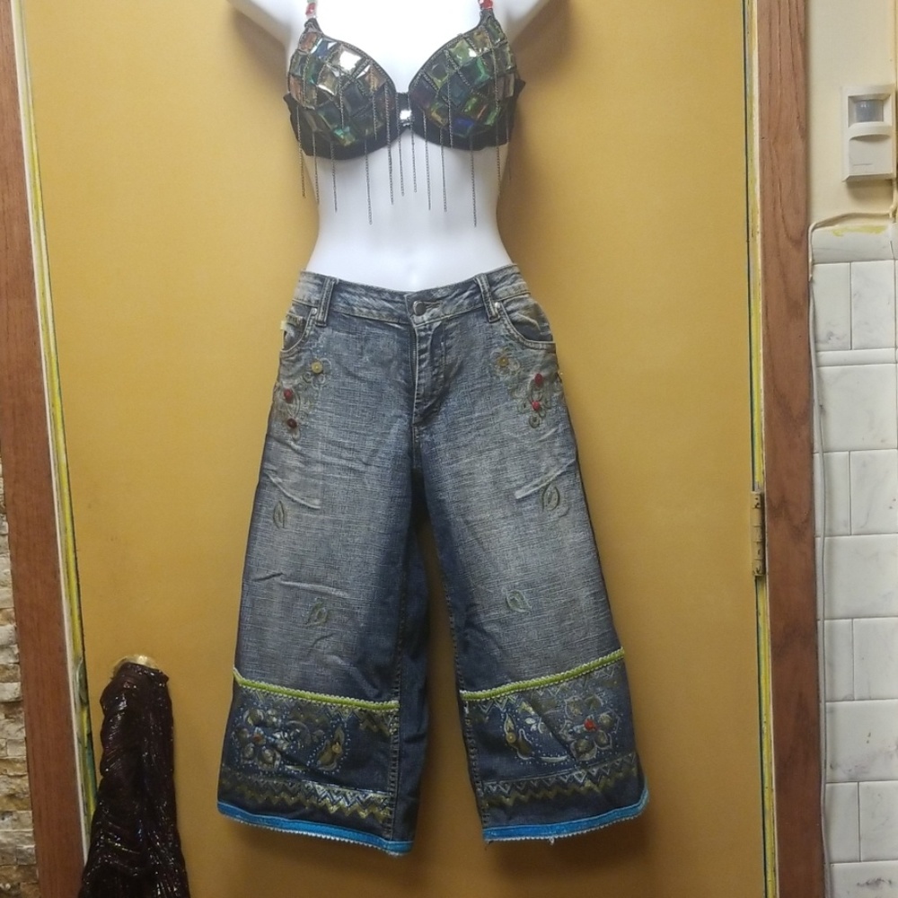 Wide leg capri pants